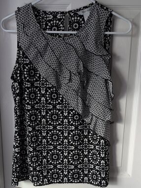 White House Black Market Black & White Floral-Geometric Sleeveless Top Size 2